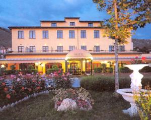 Hotel Ristorante Villafonti Campello sul Clitunno